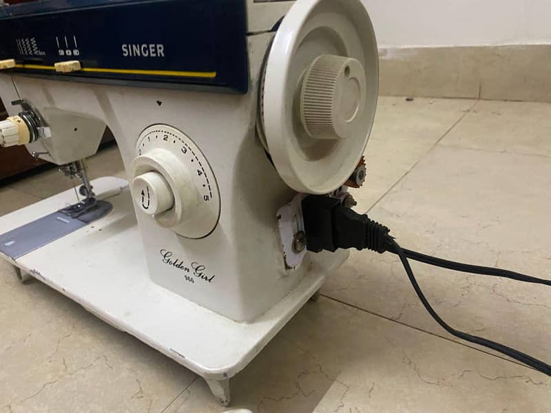 Singer sewing Machine 2