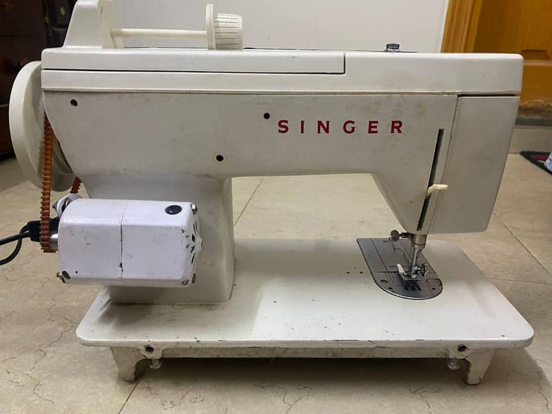 Singer sewing Machine 3