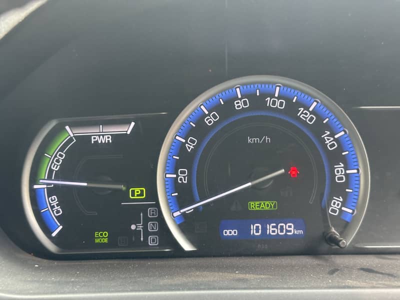 Toyota Voxy 2015 1