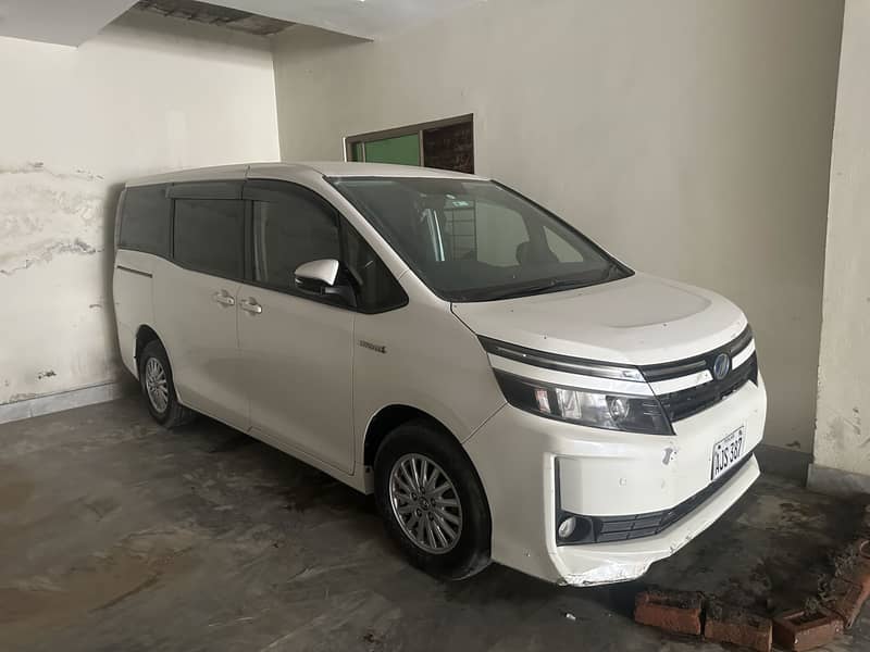 Toyota Voxy 2015 7