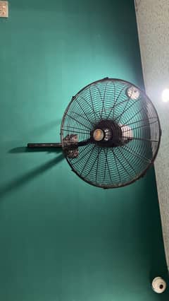 Bracket fan working very good