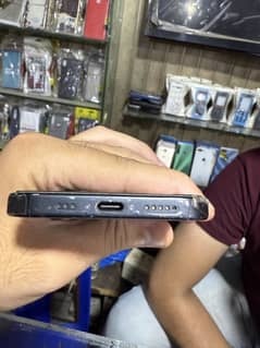 iPhone 15 jv