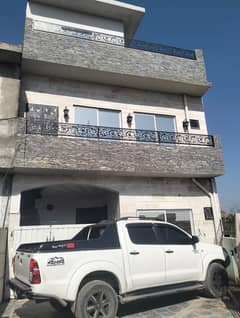 Ideal location solid construction university rose lane new lalazar