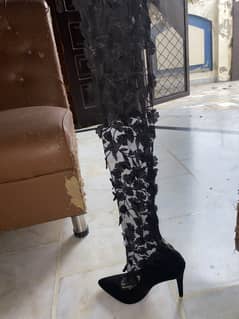 Long knee net heels