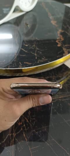 11 pro box and charger available