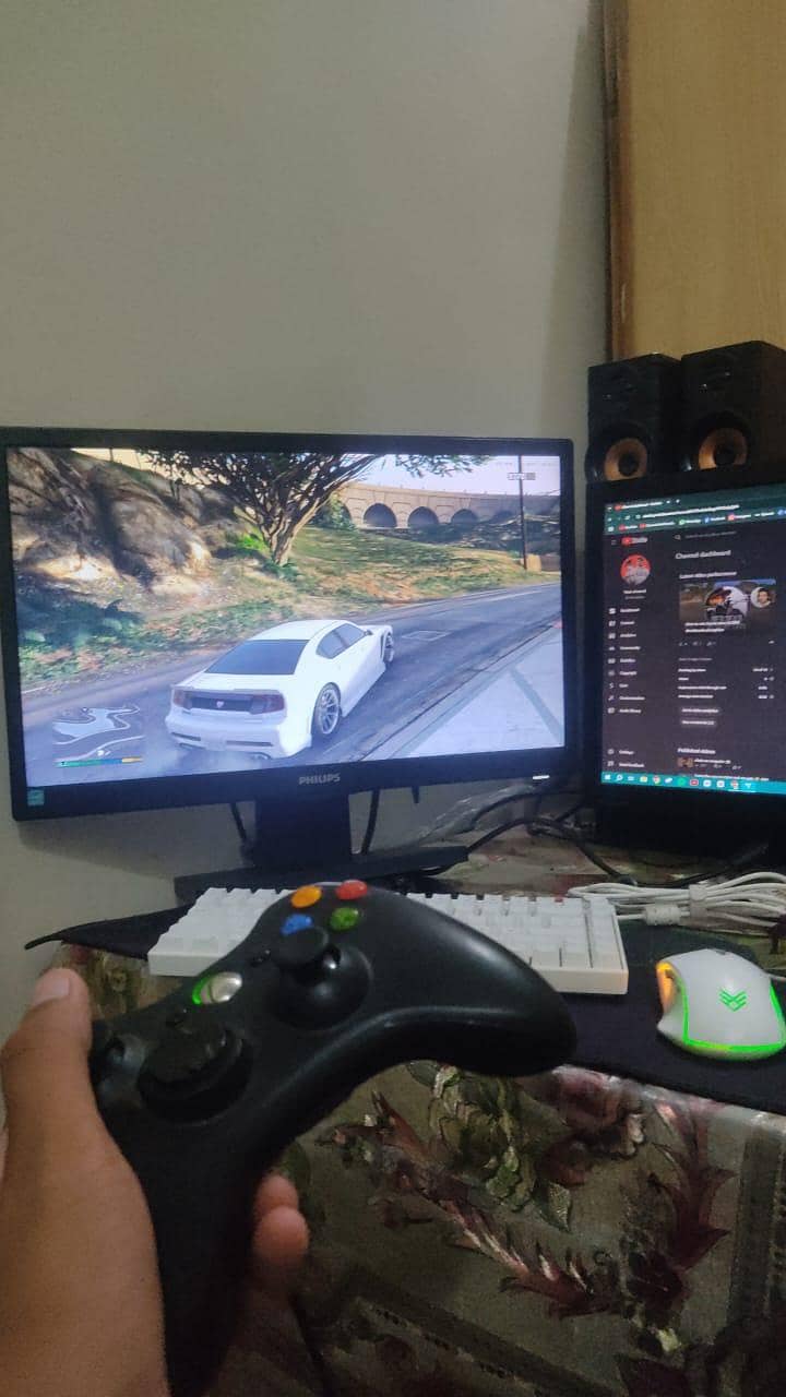 xbox 360 wired controller 10/10 with box 1