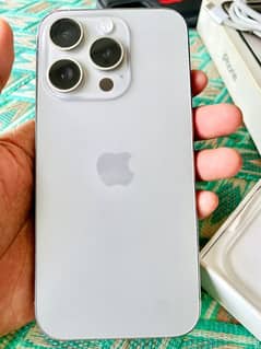 IPHONE 15 PRO FACTORY UNLOCKED WITH BOX colour natural titanium