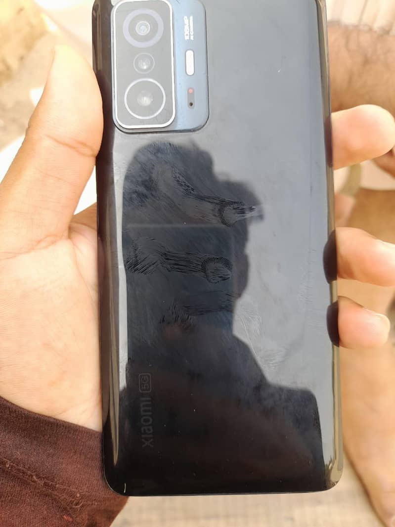 MI 11,t black colour memory 8 256 condition face lock okay 4