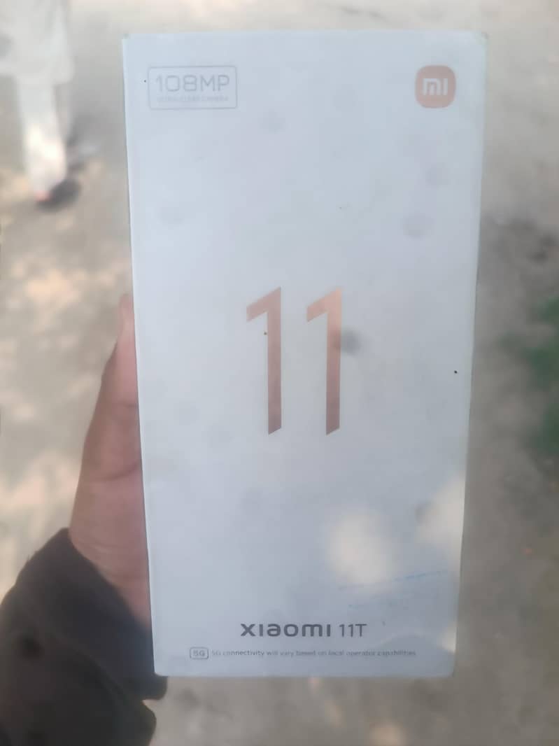 MI 11,t black colour memory 8 256 condition face lock okay 7