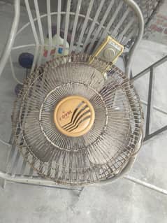 royal fan