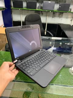 chrome book Lenovo 4gb Ram 16gh SSD
