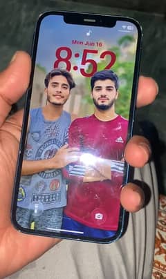Apple iPhone 12
