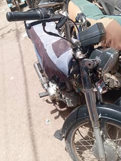seald bike hai bike me koi Kam nhi hai Roz 1 kilo meter chalti hai