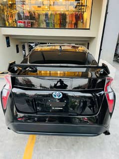 Prius S 2016 hybrid