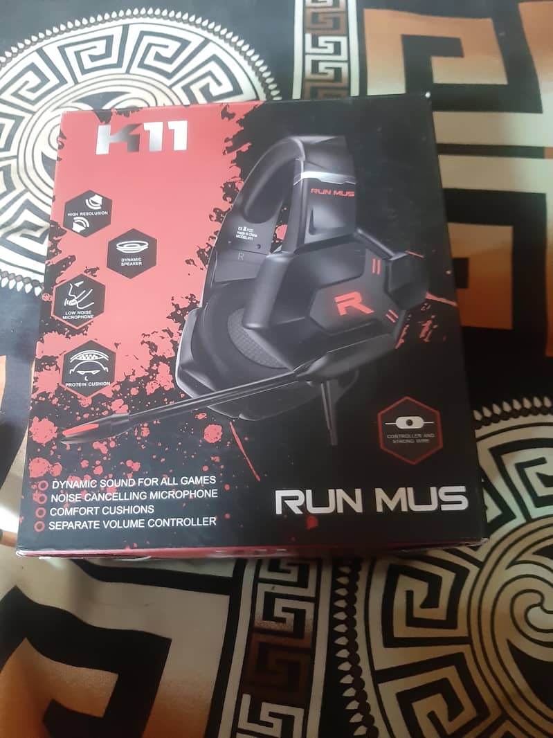 model - Run mus k11 high quality condition 10/10 with RGB Lights 0