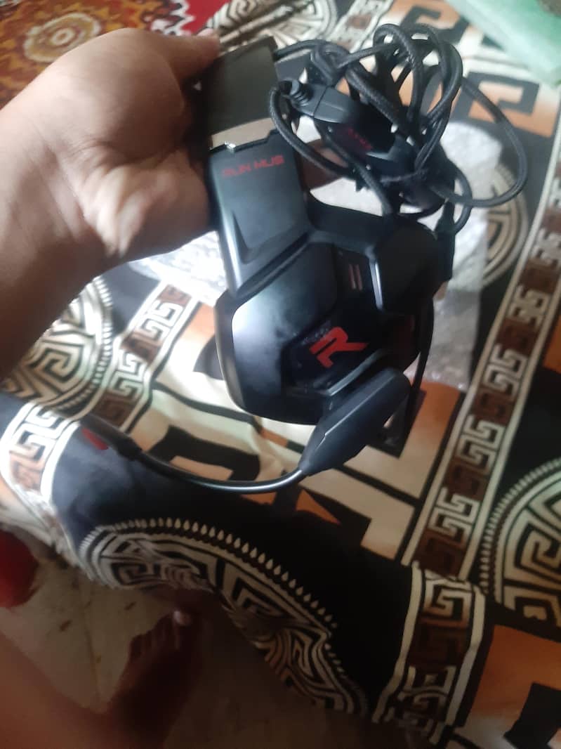 model - Run mus k11 high quality condition 10/10 with RGB Lights 3