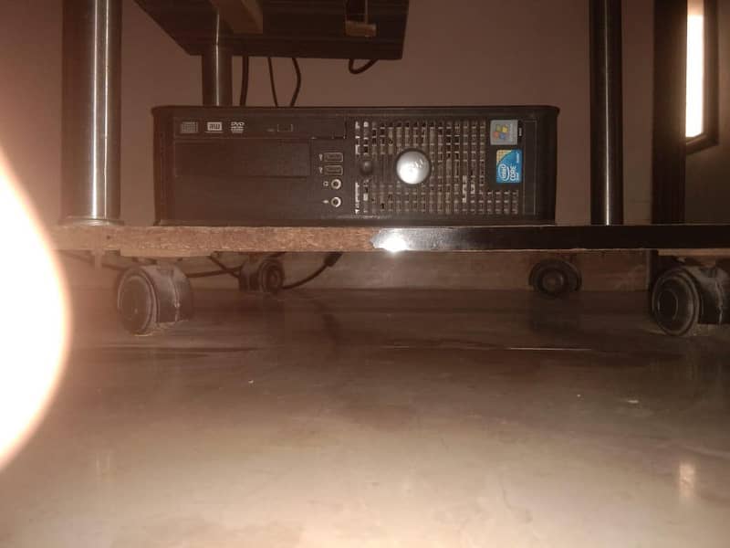 Dell Computer - Computer Stand 3