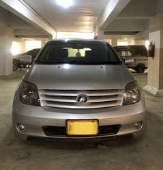 Toyota ist 1.3 2005/11 Full option