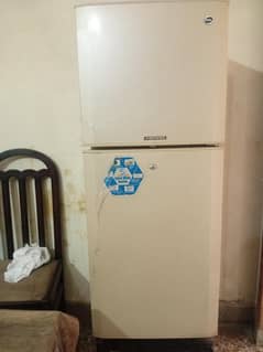 one hand used fridge pel fridge
