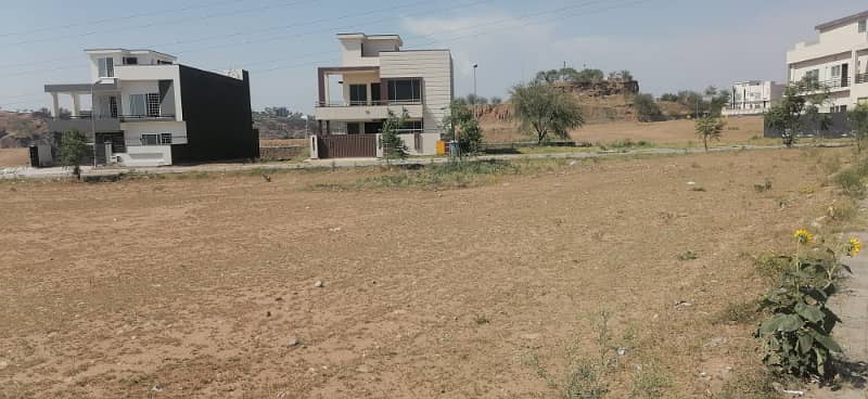 10 MARLA PARK FACING RESIDENTIAL PLOT AVAILABLE FOR SALE IN BLOCK A-1 4