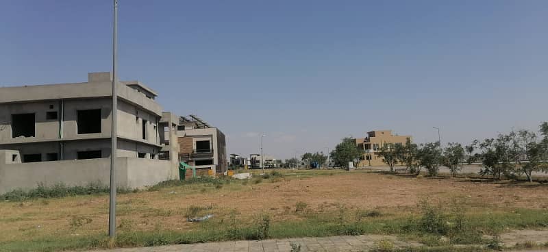 10 MARLA PARK FACING RESIDENTIAL PLOT AVAILABLE FOR SALE IN BLOCK A-1 7
