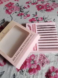 eyelashes extensions