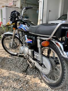 Honda 125 2023 Black Edition