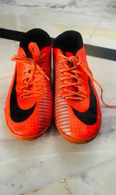 Football shoes