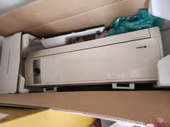 AC/Gree 1 ron split AC in very good condition