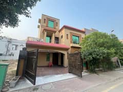 10 Marla Used Fully Renovated House For Sale At the Top Location of Bahria Town Lahore