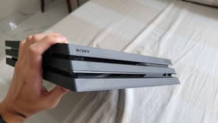 PS4 PRO MINT CONDITION