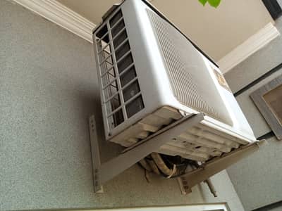 Gree 1.5 ton AC Excellent condition