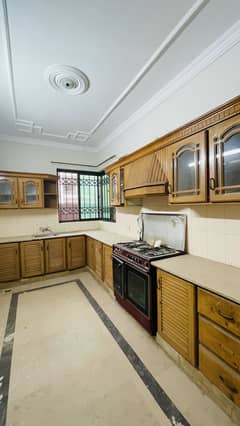 Beautiful 4 Bed Double Unit House Available For Sale Ideal Location 50 Feet Street F-11/3