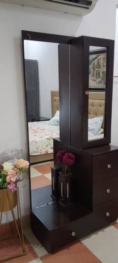 dressing table
