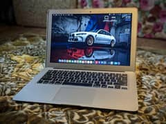 Macbook Air 2014 (13.3") | Core i5 | 4GB Ram | 128GB SSD | Slim & Fast