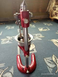 iron hand juicer