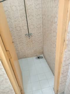 E typ 3rd floor flat for rent in G-11 3 PHA