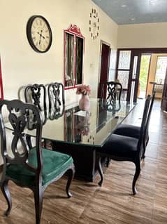 Elegant Vintage Dining Table Set