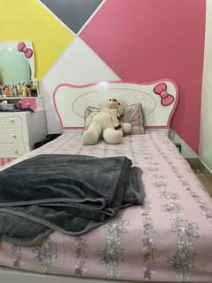 Complete Kids Bed Room Set In Excellent Condition With Matress