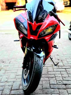 Suzuki Gs 500 with Yamaha R6 fairing anf Fzr 400 engine