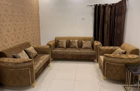 Sofa Set 6 Seater like new Sofa selling