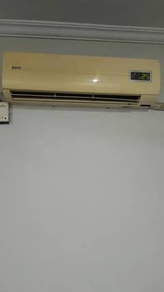 Orient 1.5 ton used AC (40000)