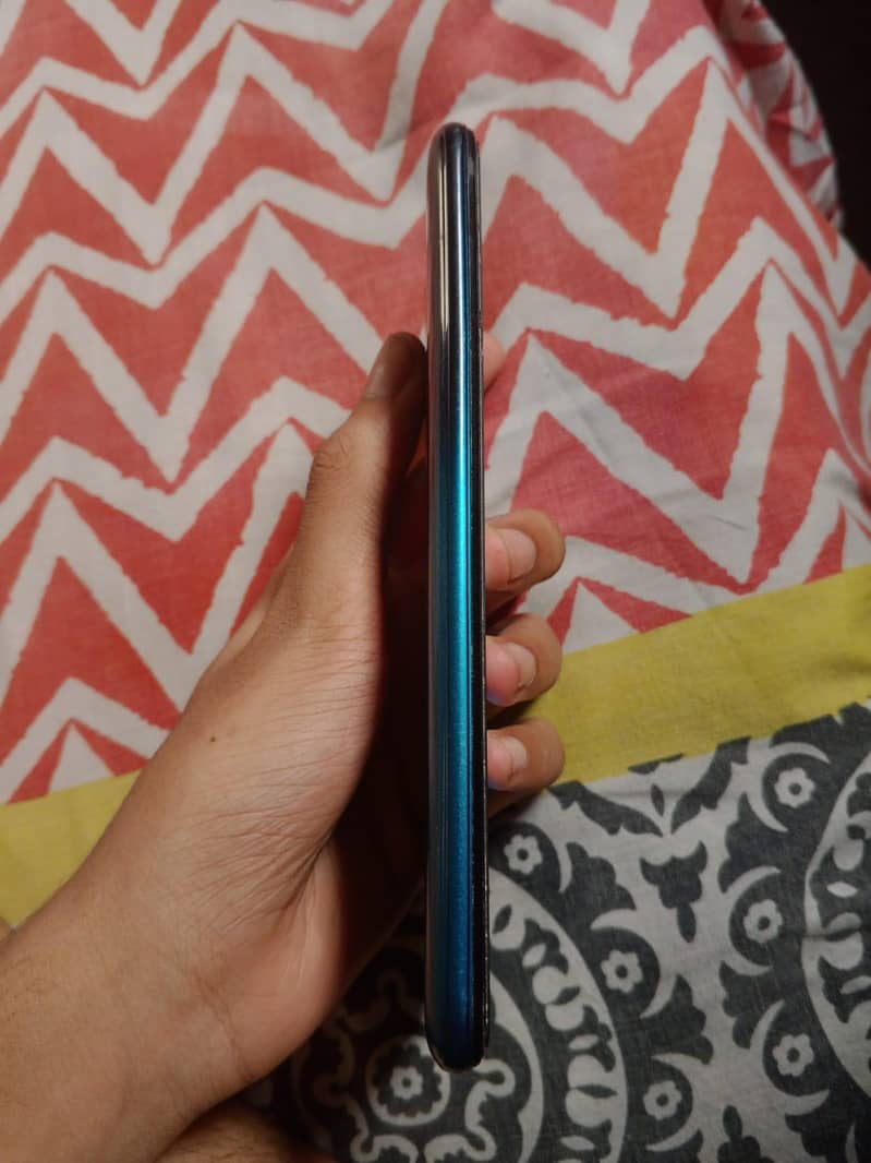 Techno spark 6 go in excellent condition 64/4 GB with dual Sim 2