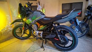 YAMAHA YBR 125G full lush condition scratch less bike