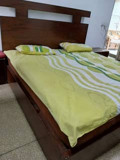 Urgent. . . . pure wooden bed with dressing table available for sale
