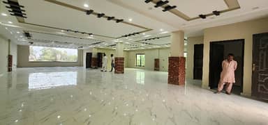 1 kanal hall available for Offices