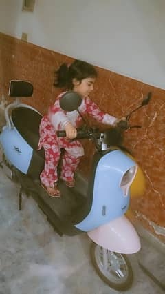 Superstar Alexa scooty 1,50,000