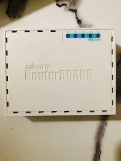 Mikrotik hEX RB750Gr3