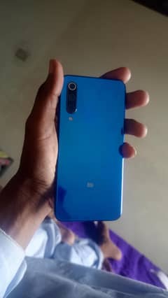 MI 9SE 6/128