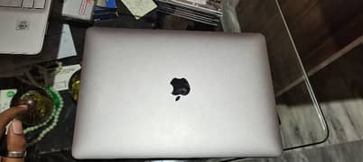 macbook pro 2017 i5 13" with Touch bar